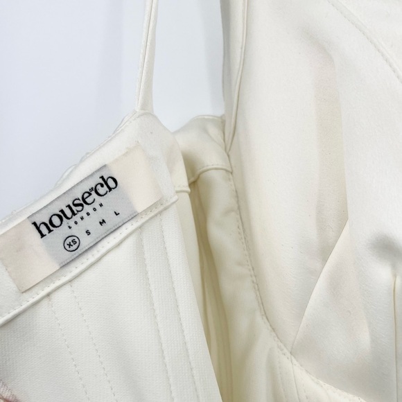 HOUSE OF CB XS WHITE MIDI FITTED FAYE DRESS Faye Satin Pleated Midi extra small - Picture 6 of 12